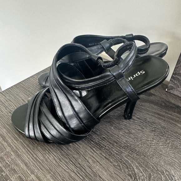 ❤️ Call It Spring Black Slide Sandals with Crossover Straps - Picture 3 of 3